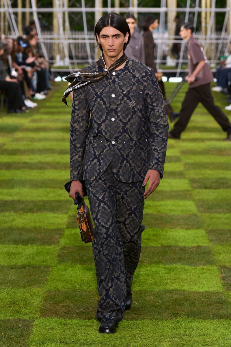 Louis Vuitton fashion show for Spring/Summer 2025