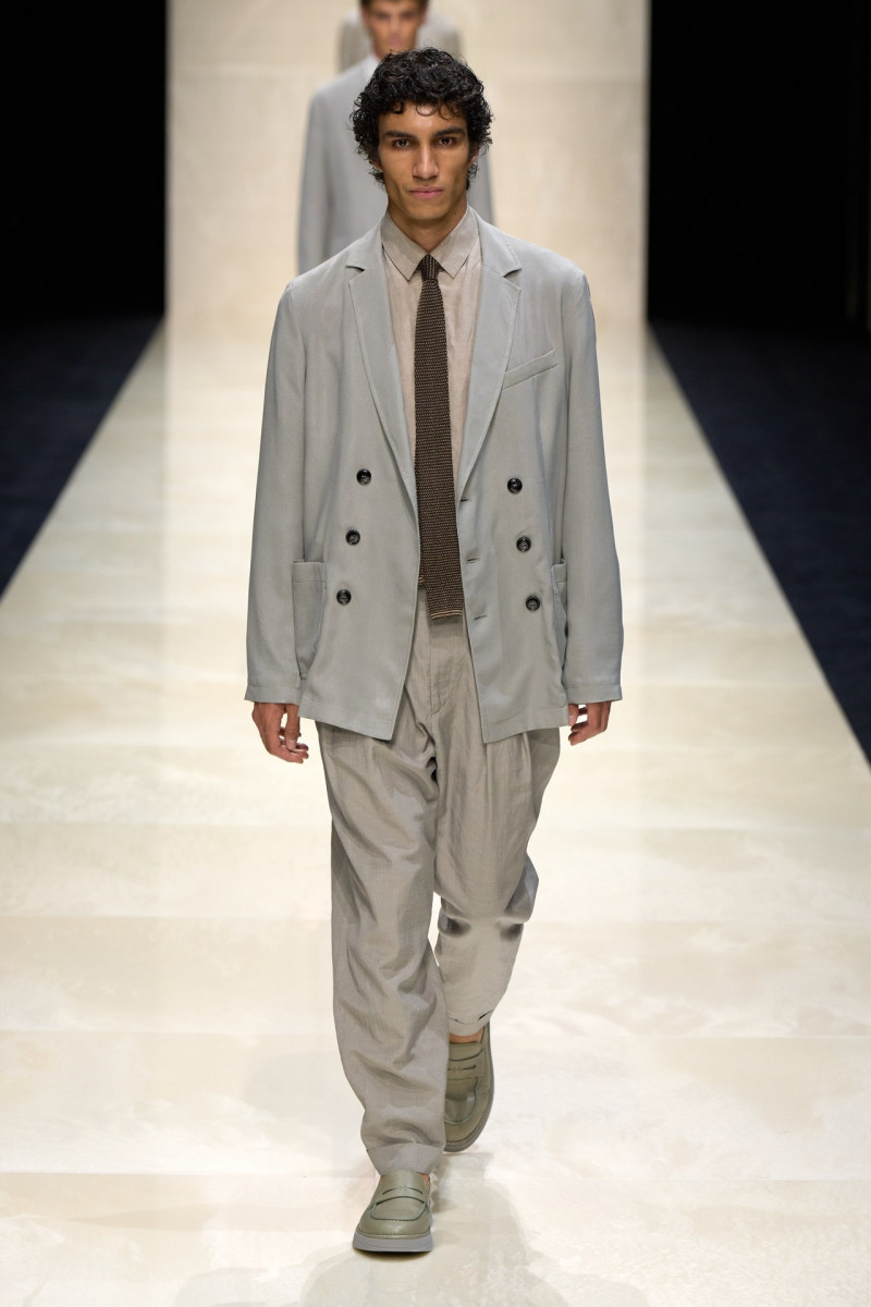 Giorgio Armani fashion show for Spring/Summer 2025