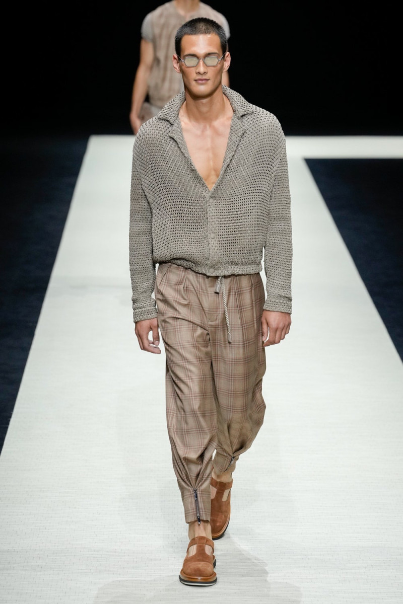 Emporio Armani fashion show for Spring/Summer 2025