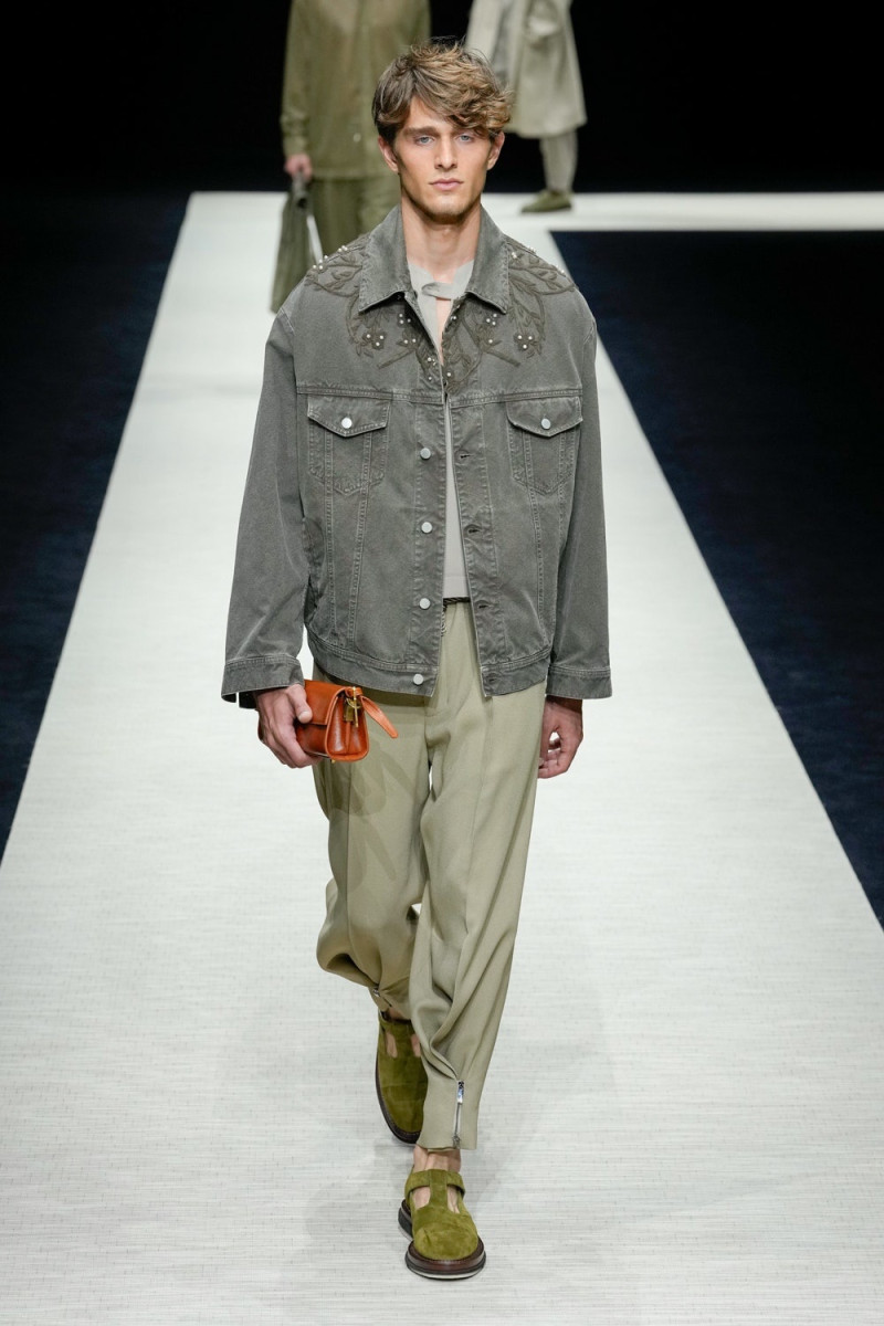 Emporio Armani fashion show for Spring/Summer 2025