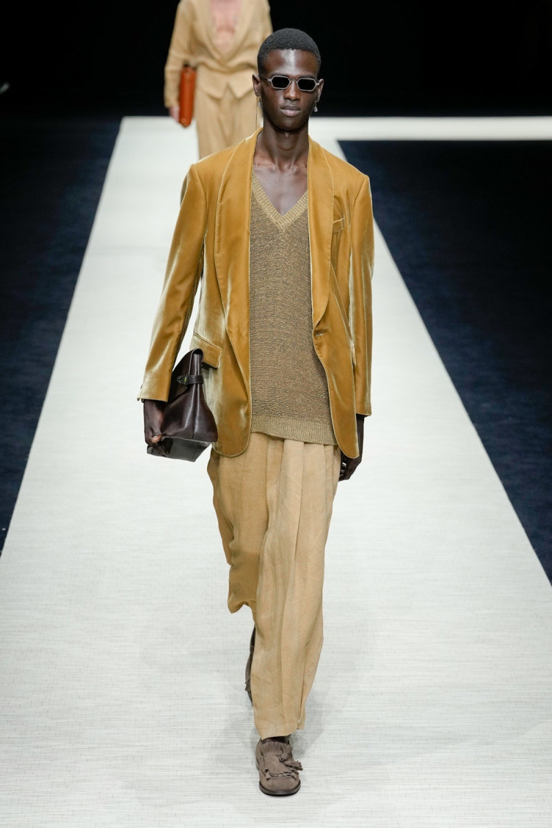 Emporio Armani fashion show for Spring/Summer 2025