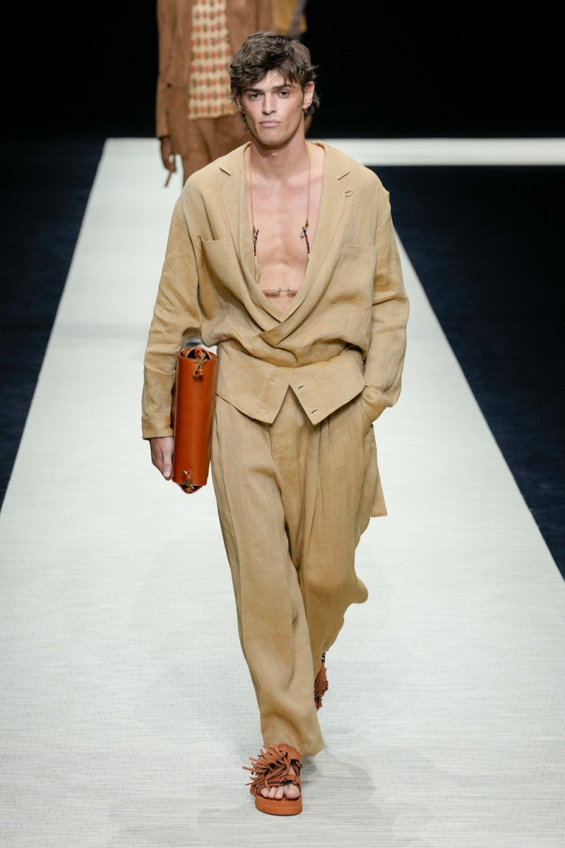 Emporio Armani fashion show for Spring/Summer 2025