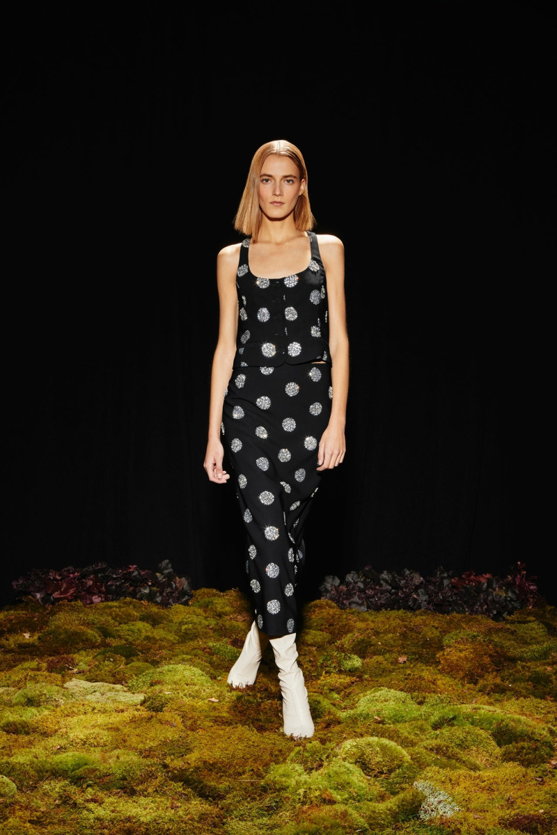 Cinq à Sept fashion show for Pre-Fall 2024