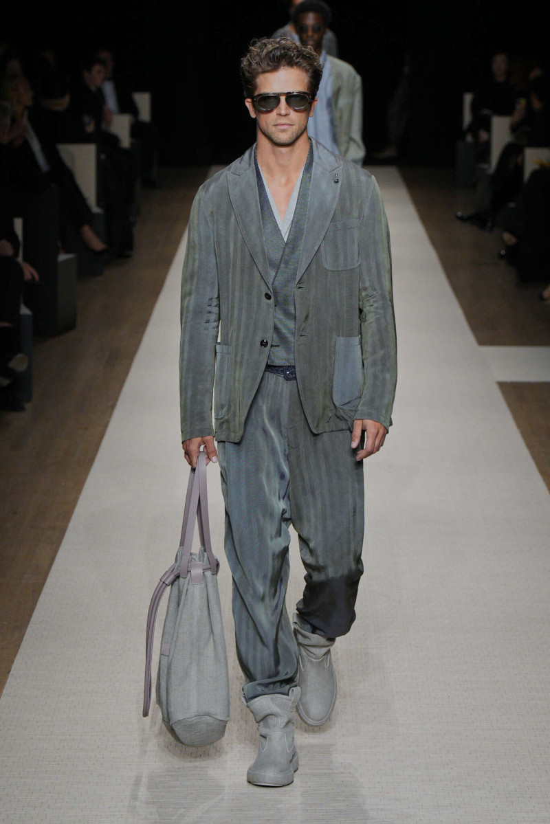 Giorgio Armani fashion show for Spring/Summer 2025