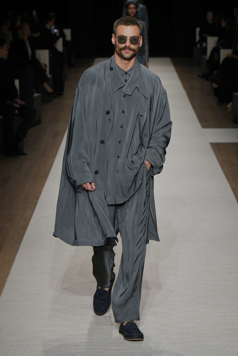 Giorgio Armani fashion show for Spring/Summer 2025