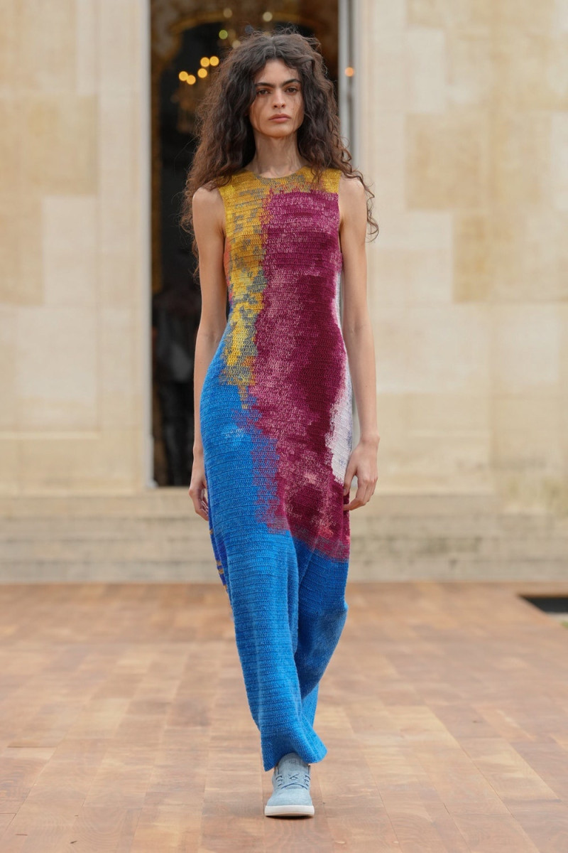 Gabriela Hearst fashion show for Spring/Summer 2025