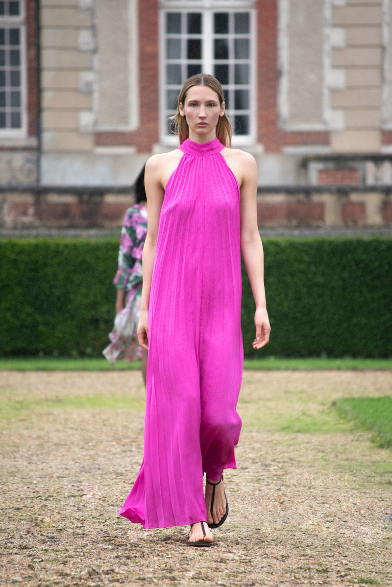 Emanuel Ungaro fashion show for Spring/Summer 2025