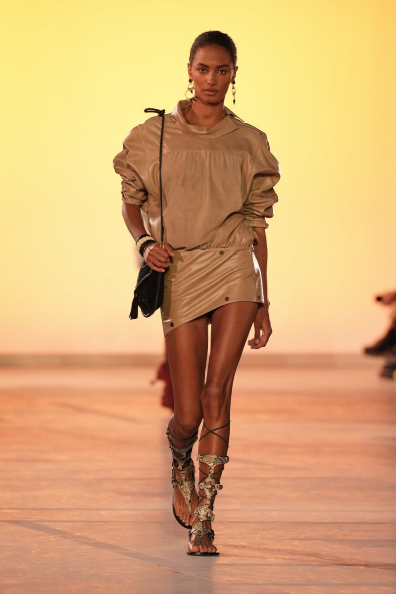 Isabel Marant fashion show for Spring/Summer 2025