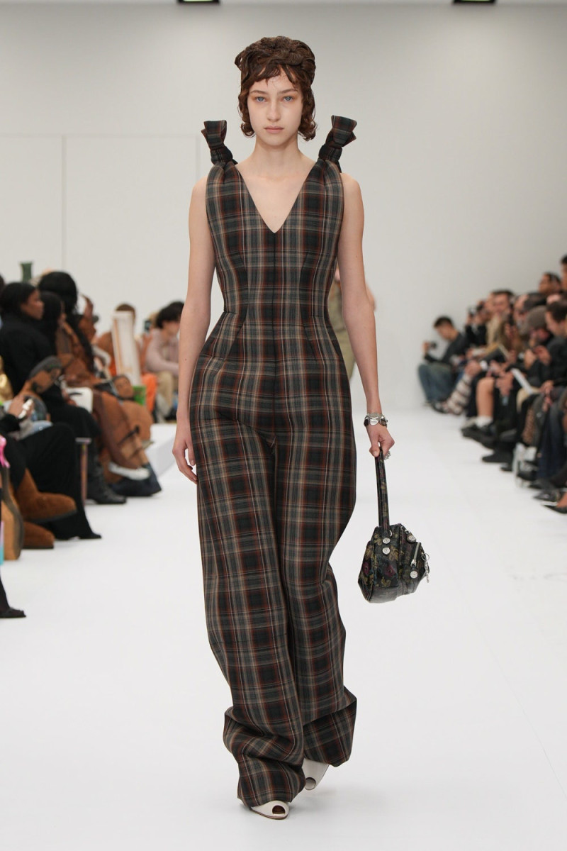 Acne Studios fashion show for Spring/Summer 2025