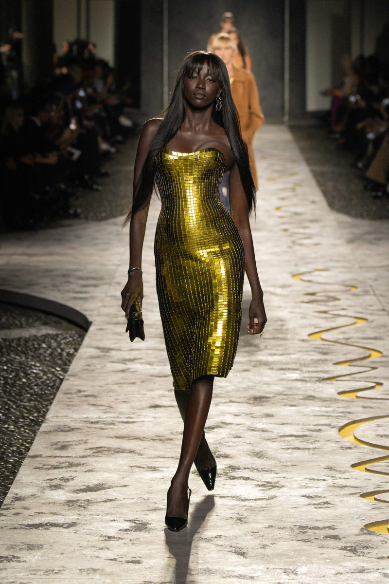 Anok Yai featured in  the Versace fashion show for Spring/Summer 2025