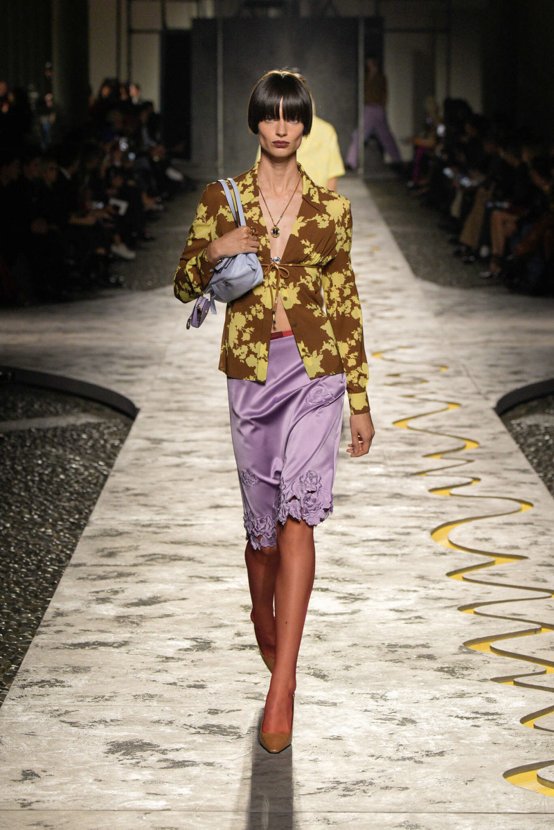 Mila van Eeten featured in  the Versace fashion show for Spring/Summer 2025