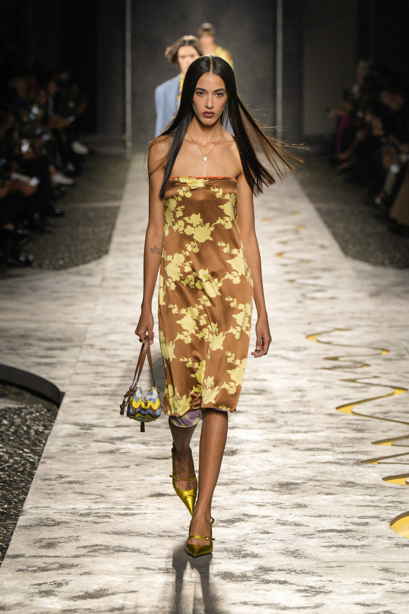 Esther Santos featured in  the Versace fashion show for Spring/Summer 2025