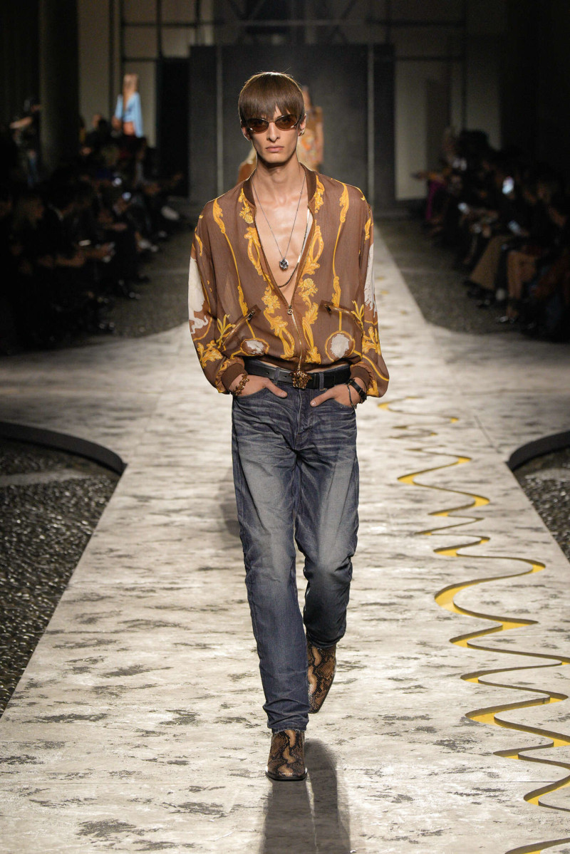 Antoine Brabant featured in  the Versace fashion show for Spring/Summer 2025