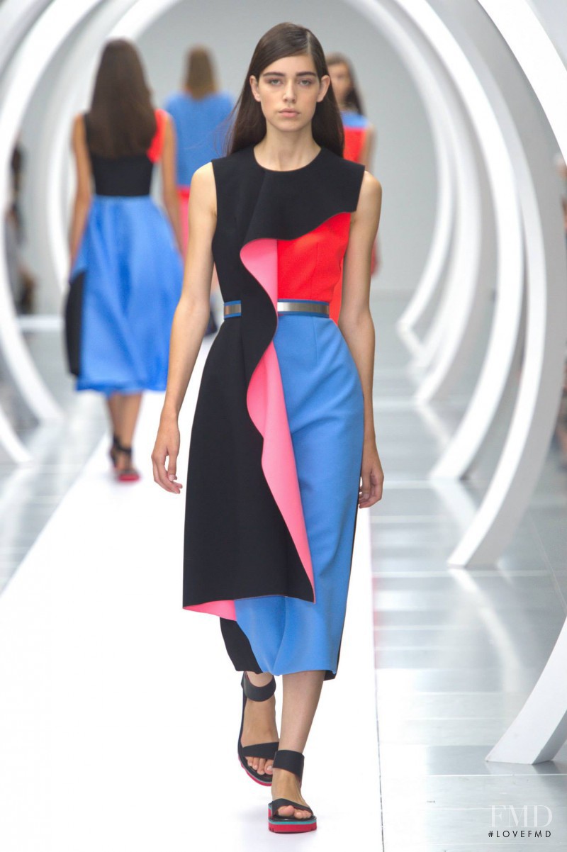Catarina Santos featured in  the Roksanda Ilincic fashion show for Spring/Summer 2015