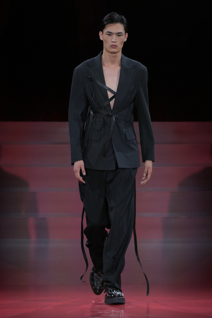 Zhaoyi Fan featured in  the DSquared2 fashion show for Spring/Summer 2025