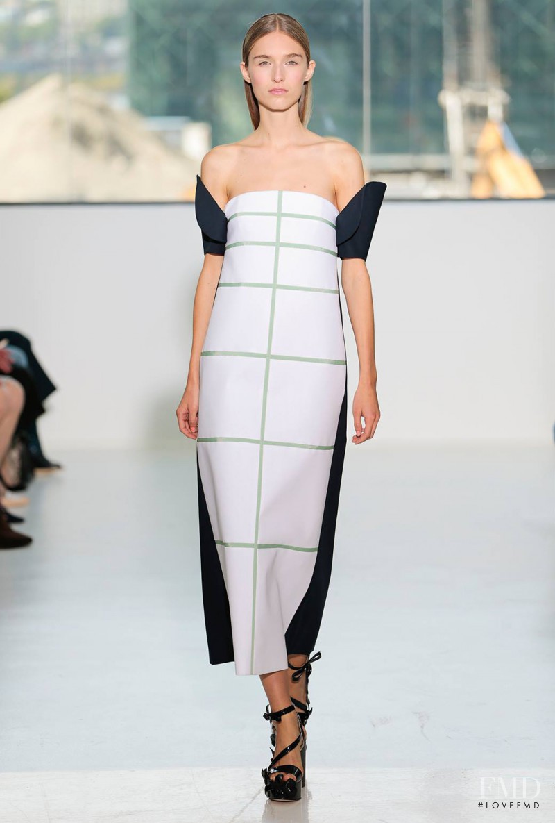 Manuela Frey featured in  the Delpozo fashion show for Spring/Summer 2015