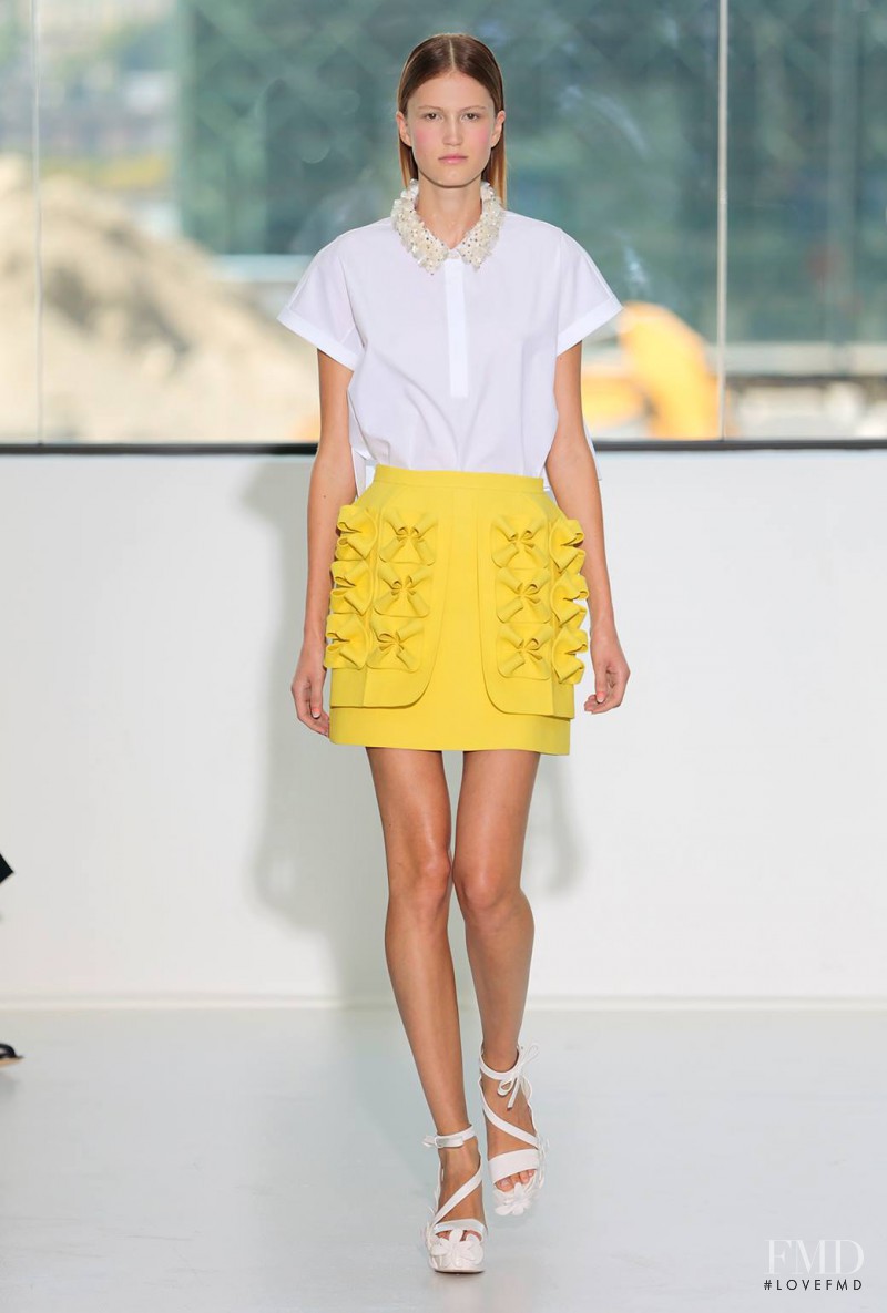 Daria Osipova featured in  the Delpozo fashion show for Spring/Summer 2015