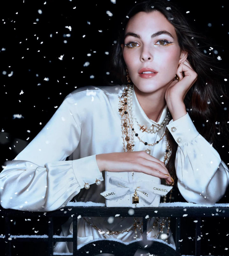 Vittoria Ceretti featured in  the Chanel Beauty advertisement for Holiday 2024