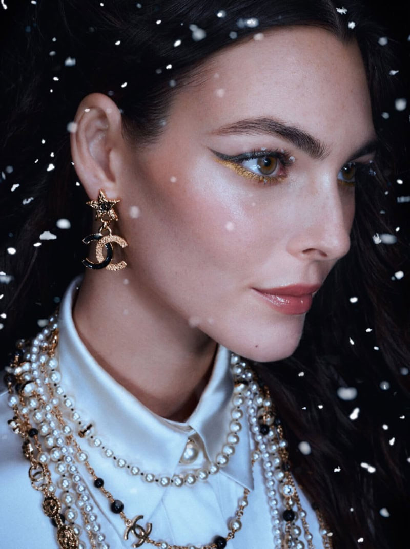 Vittoria Ceretti featured in  the Chanel Beauty advertisement for Holiday 2024