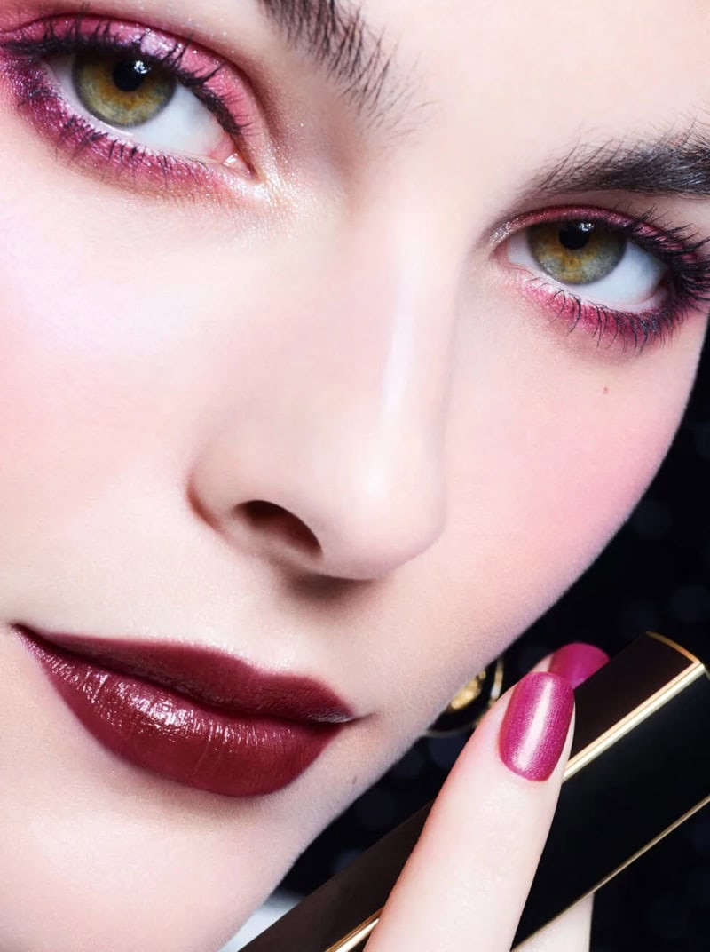 Vittoria Ceretti featured in  the Chanel Beauty advertisement for Holiday 2024