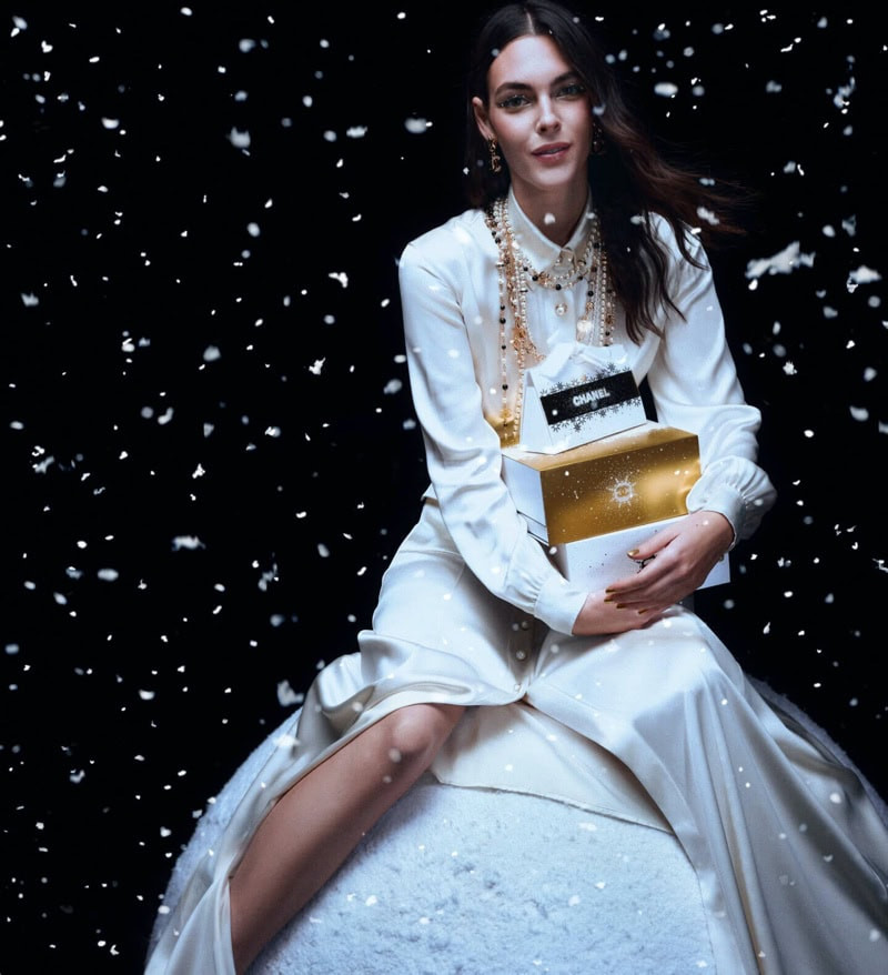 Vittoria Ceretti featured in  the Chanel Beauty advertisement for Holiday 2024