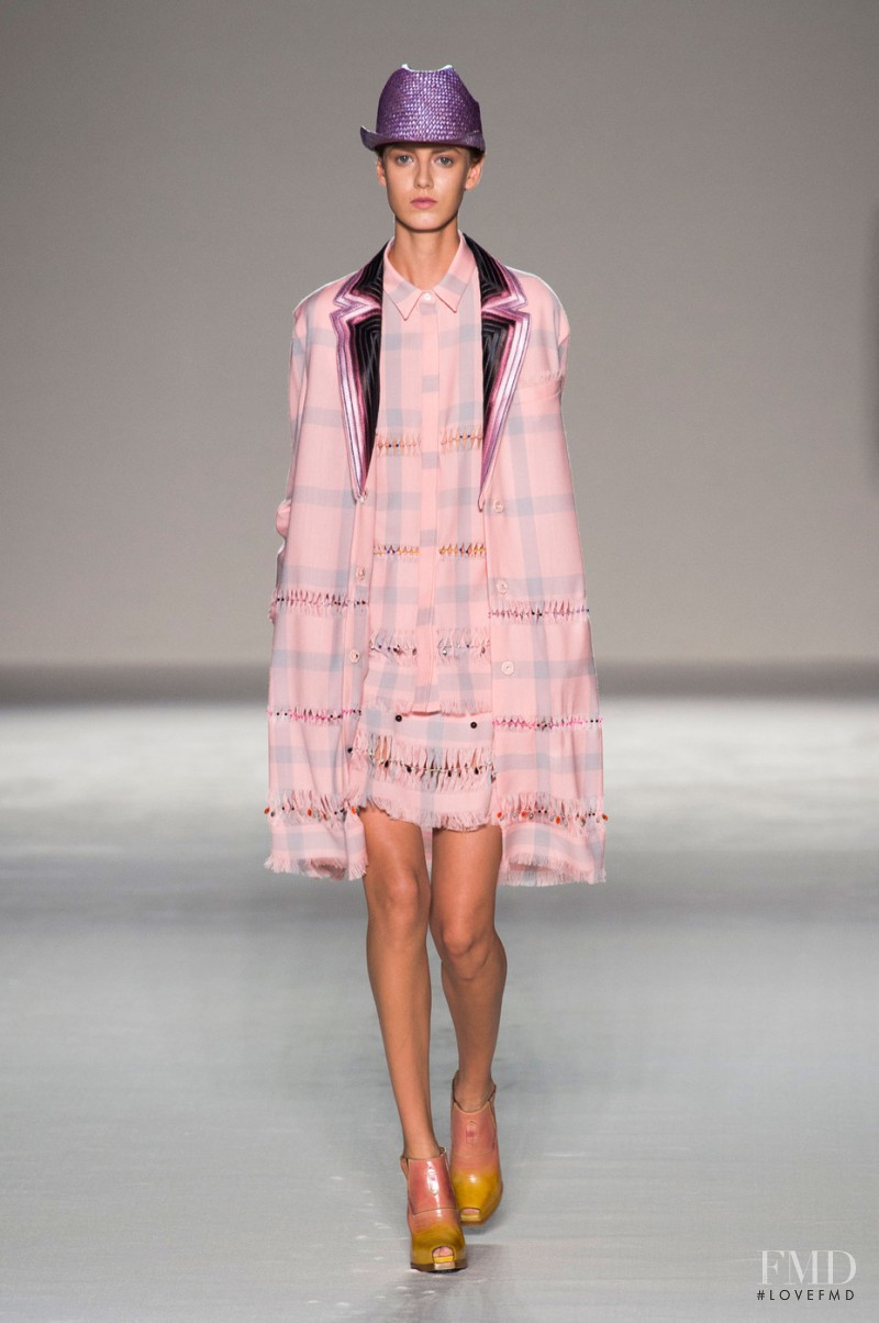 Alyosha Kovalyova featured in  the Marco de Vincenzo fashion show for Spring/Summer 2015