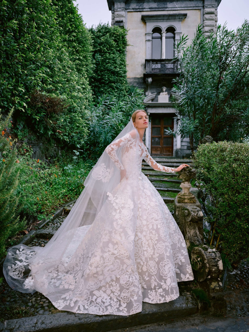 Monique Lhuillier Bridal lookbook for Fall 2025