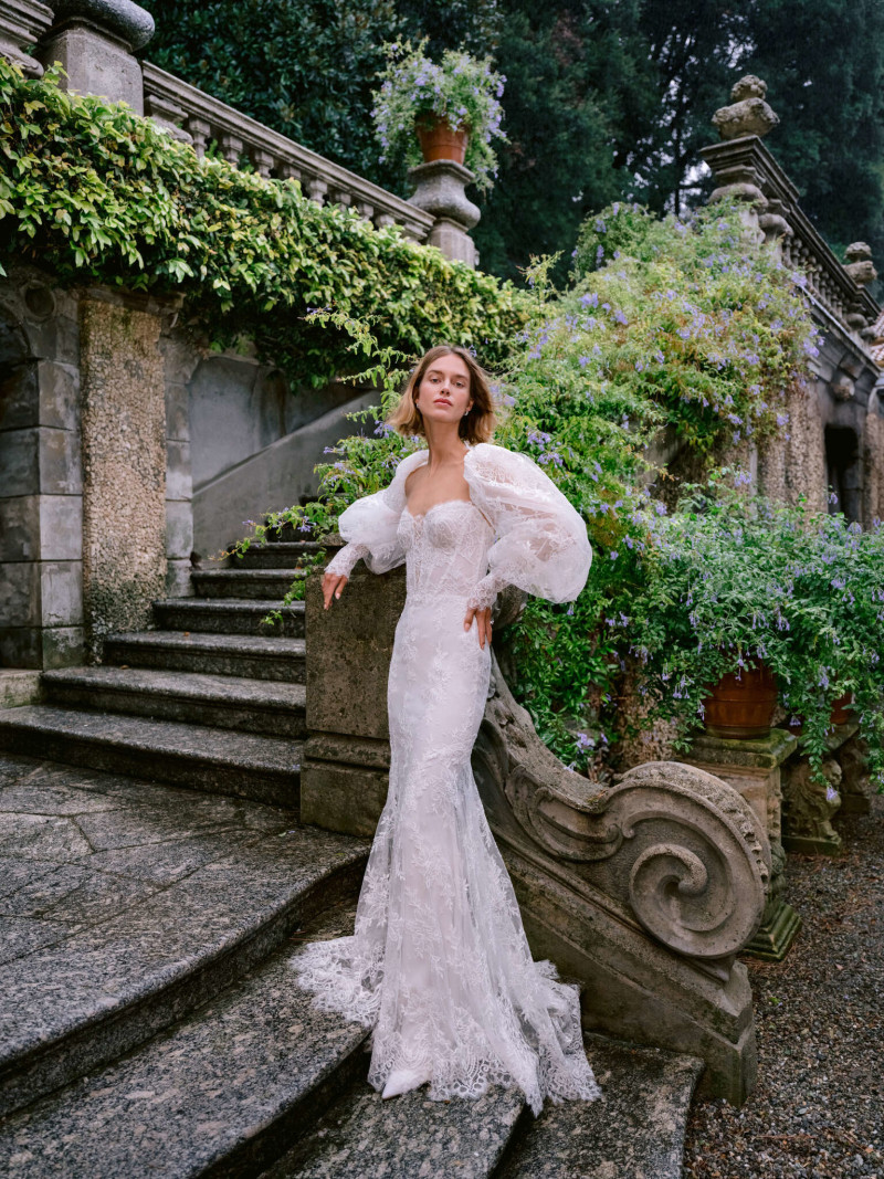 Monique Lhuillier Bridal lookbook for Fall 2025