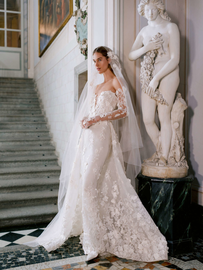 Monique Lhuillier Bridal lookbook for Fall 2025