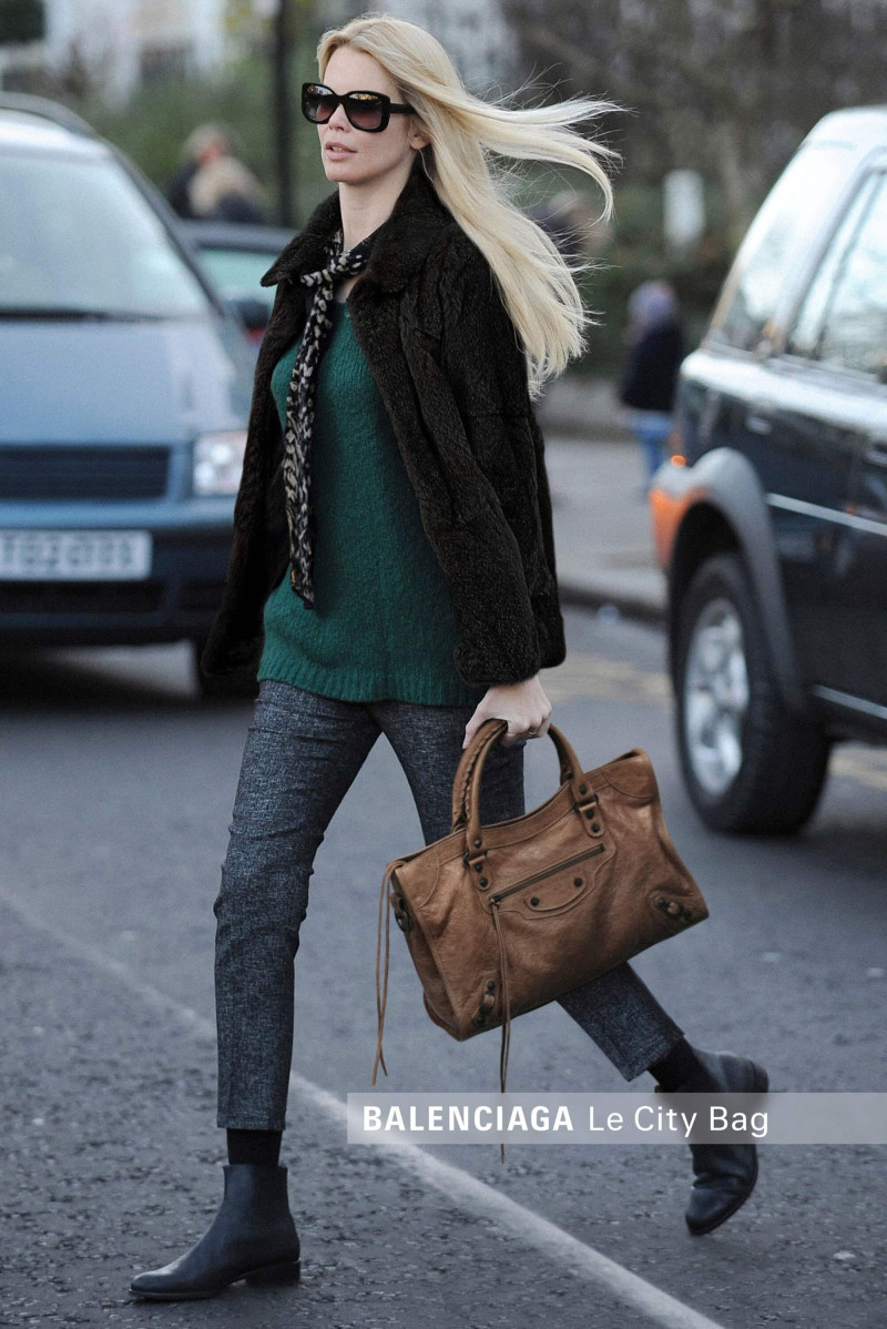 Claudia Schiffer featured in  the Balenciaga Balenciaga Le City Paparazzi advertisement for Spring/Summer 2025