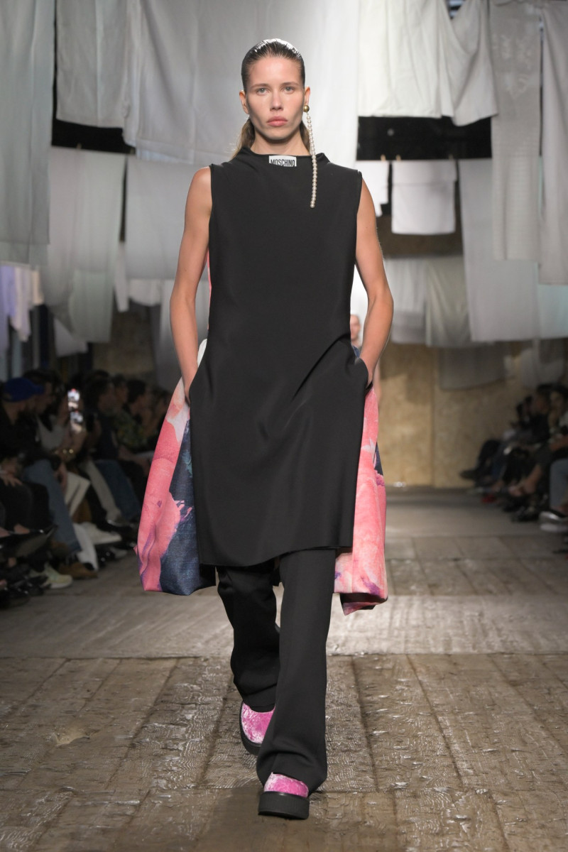 Moschino fashion show for Spring/Summer 2025