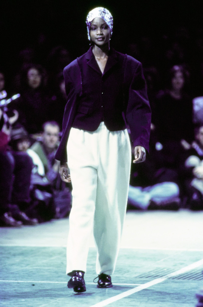 Comme des Garçons fashion show for Autumn/Winter 1993