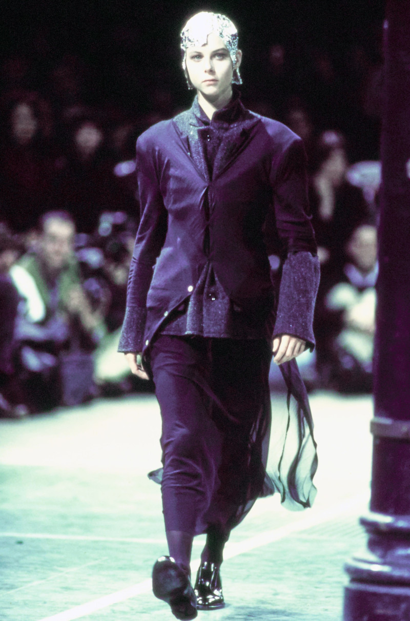 Comme des Garçons fashion show for Autumn/Winter 1993
