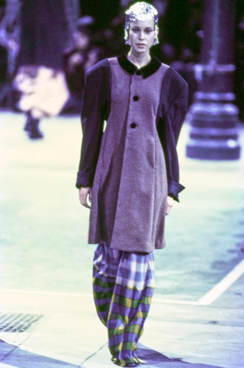 Comme Des Garcons fashion show for Autumn/Winter 1993