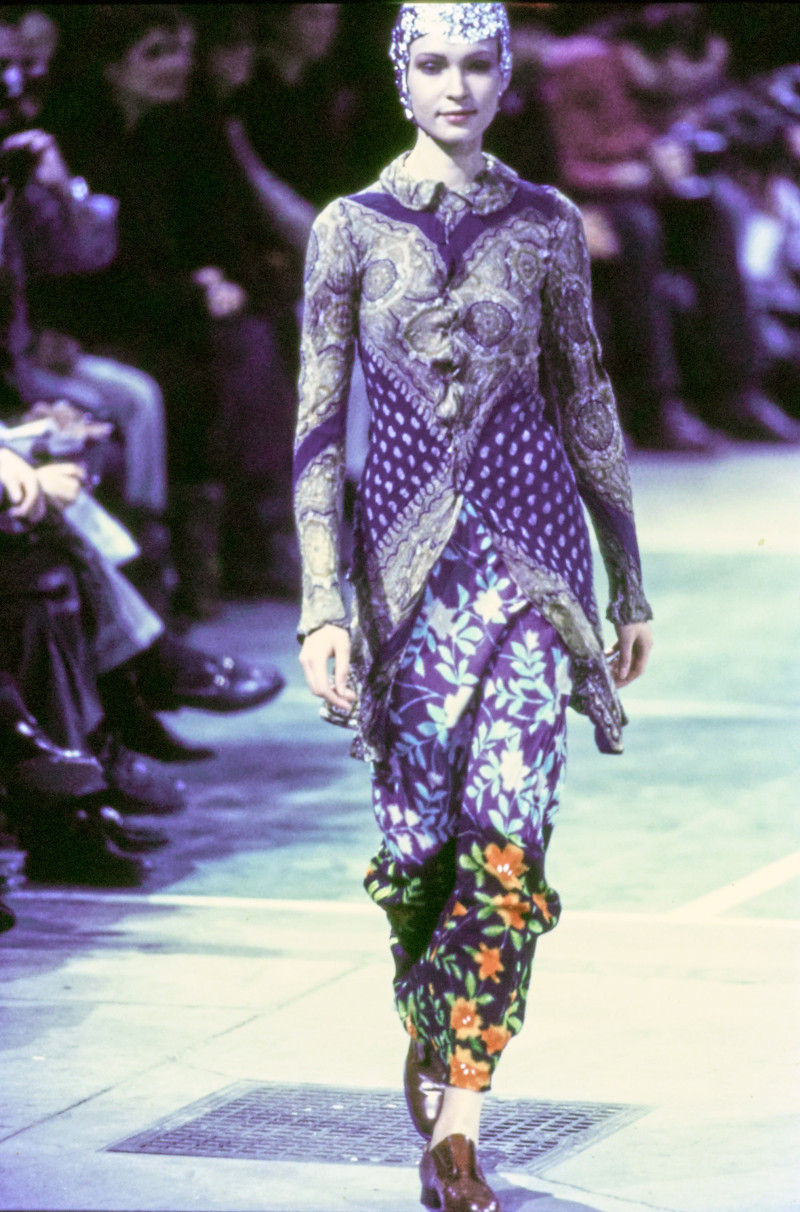 Comme des Garçons fashion show for Autumn/Winter 1993