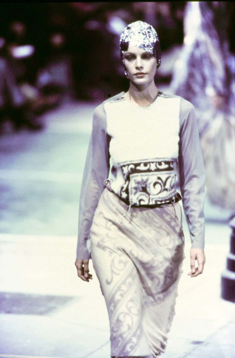 Comme Des Garcons fashion show for Autumn/Winter 1993