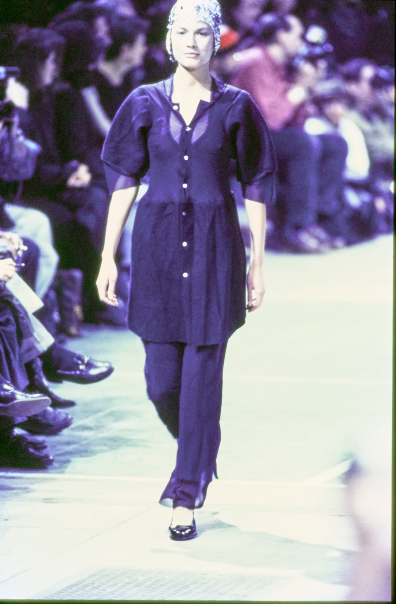 Comme des Garçons fashion show for Autumn/Winter 1993