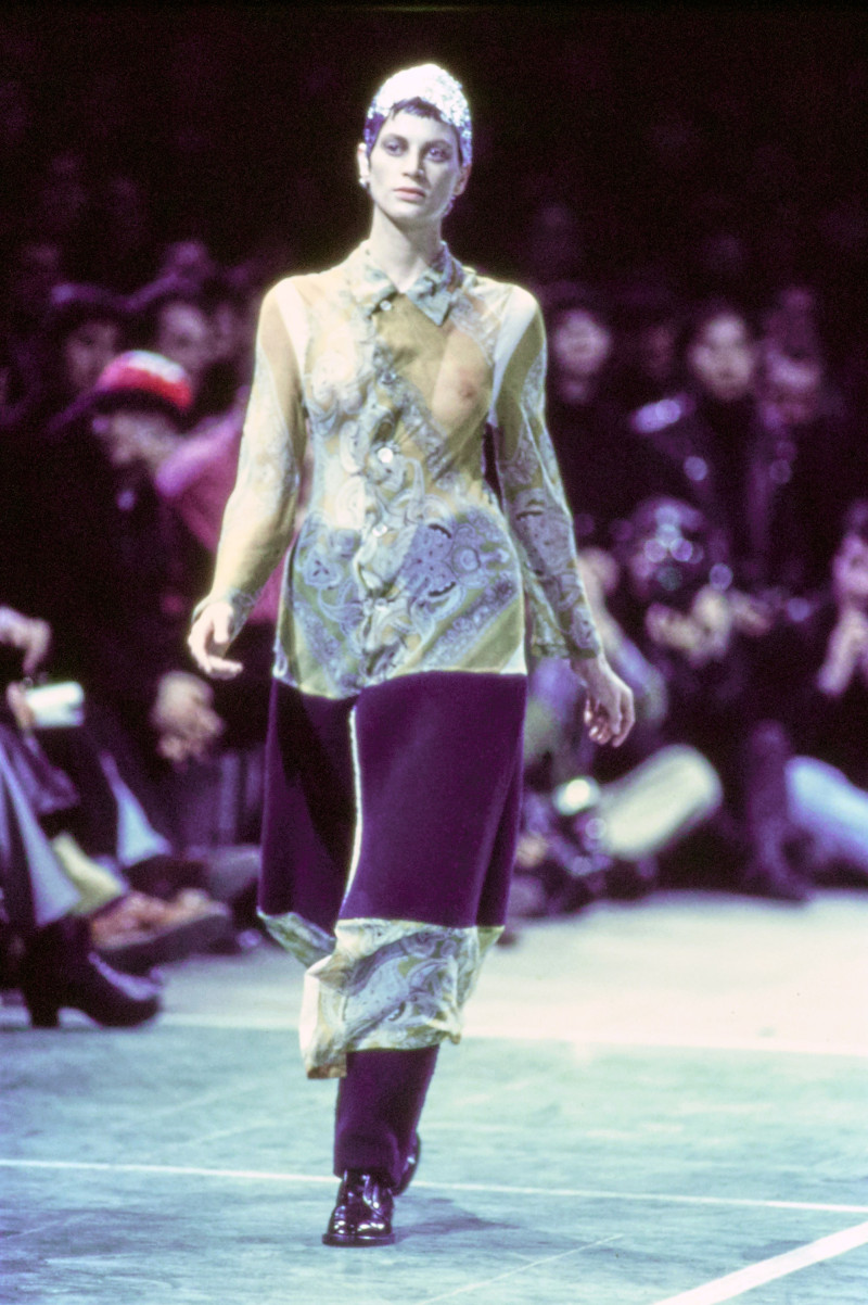 Kristen McMenamy featured in  the Comme des Garçons fashion show for Autumn/Winter 1993