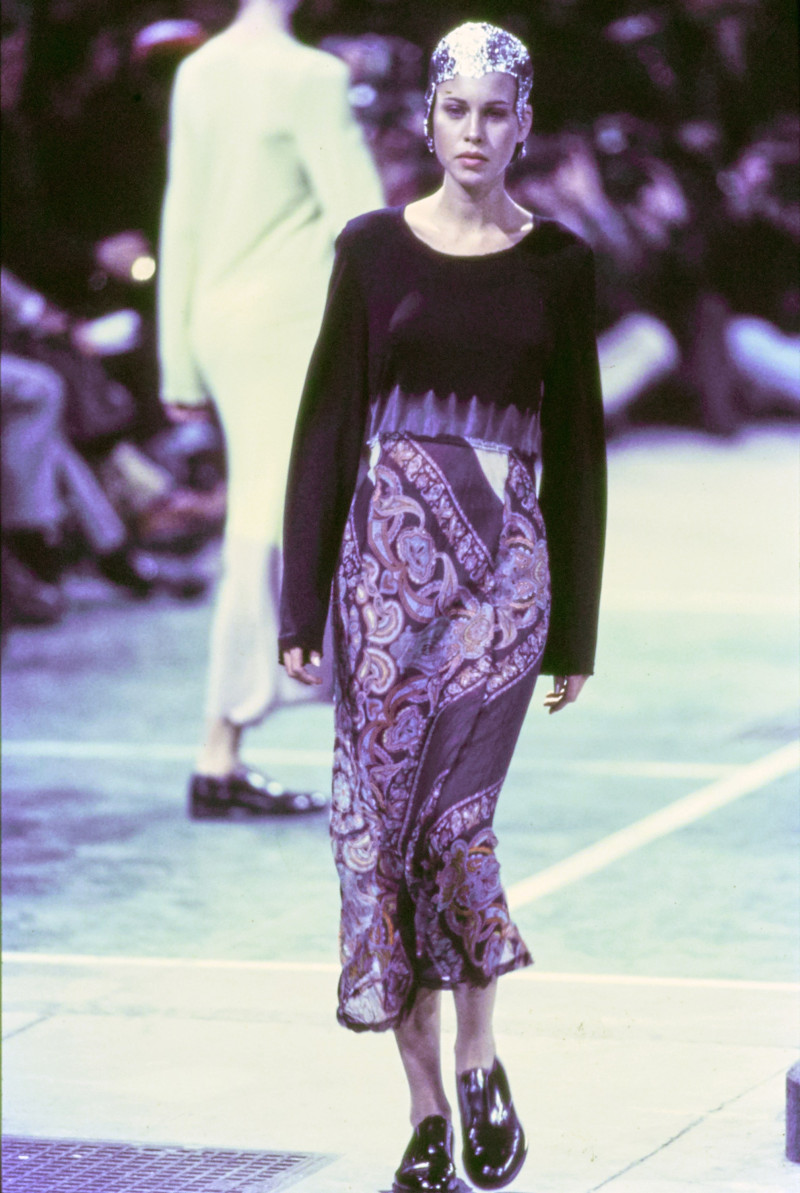 Comme Des Garcons fashion show for Autumn/Winter 1993