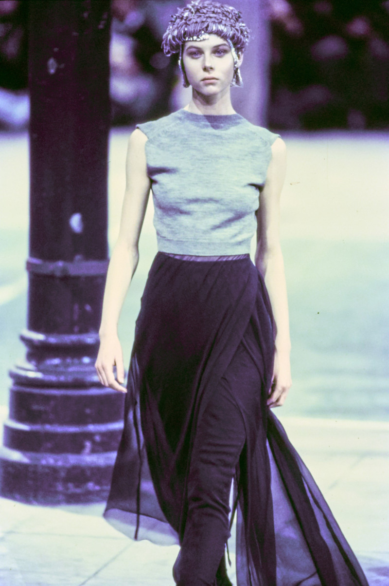 Comme des Garçons fashion show for Autumn/Winter 1993