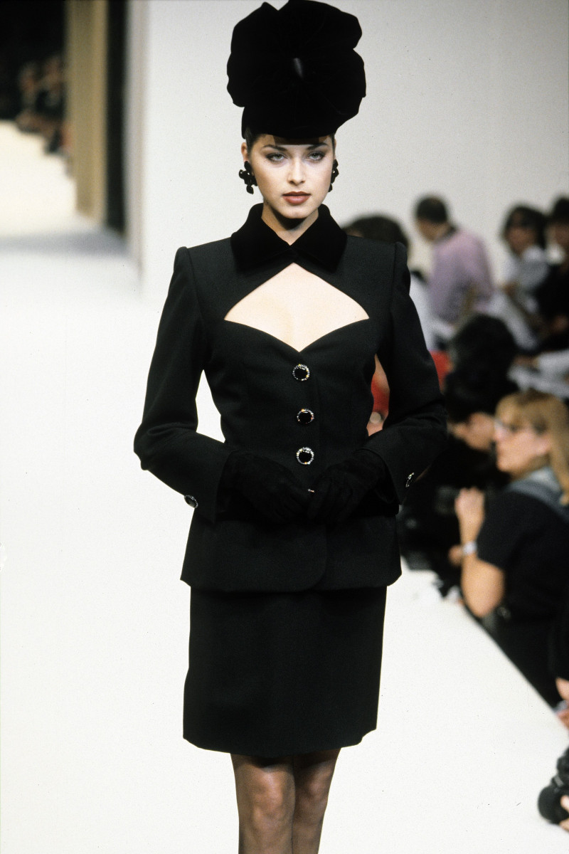 Givenchy fashion show for Autumn/Winter 1995