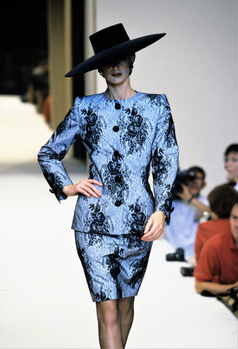 Givenchy fashion show for Autumn/Winter 1995