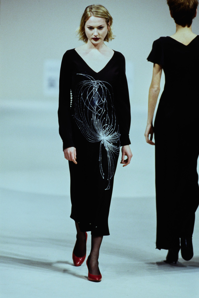 Hussein Chalayan fashion show for Autumn/Winter 1995