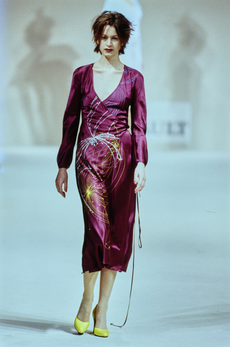 Hussein Chalayan fashion show for Autumn/Winter 1995