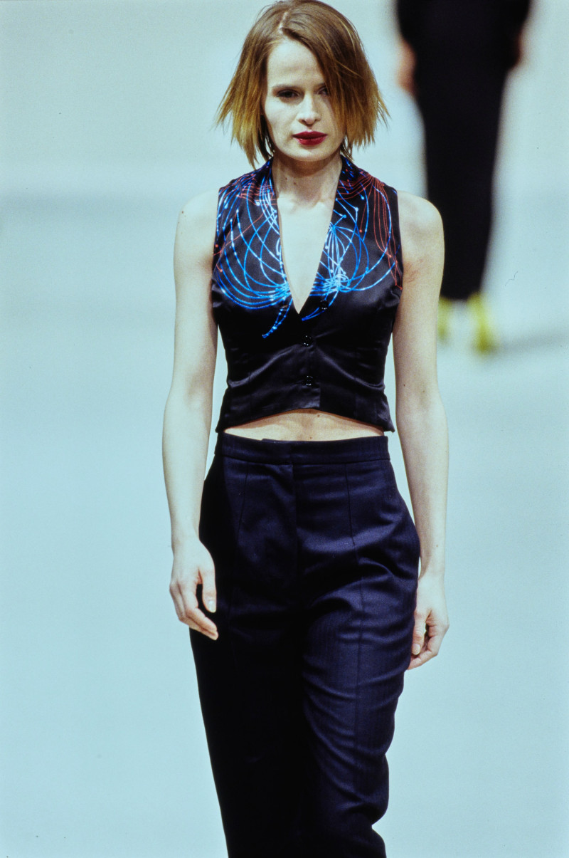 Hussein Chalayan fashion show for Autumn/Winter 1995