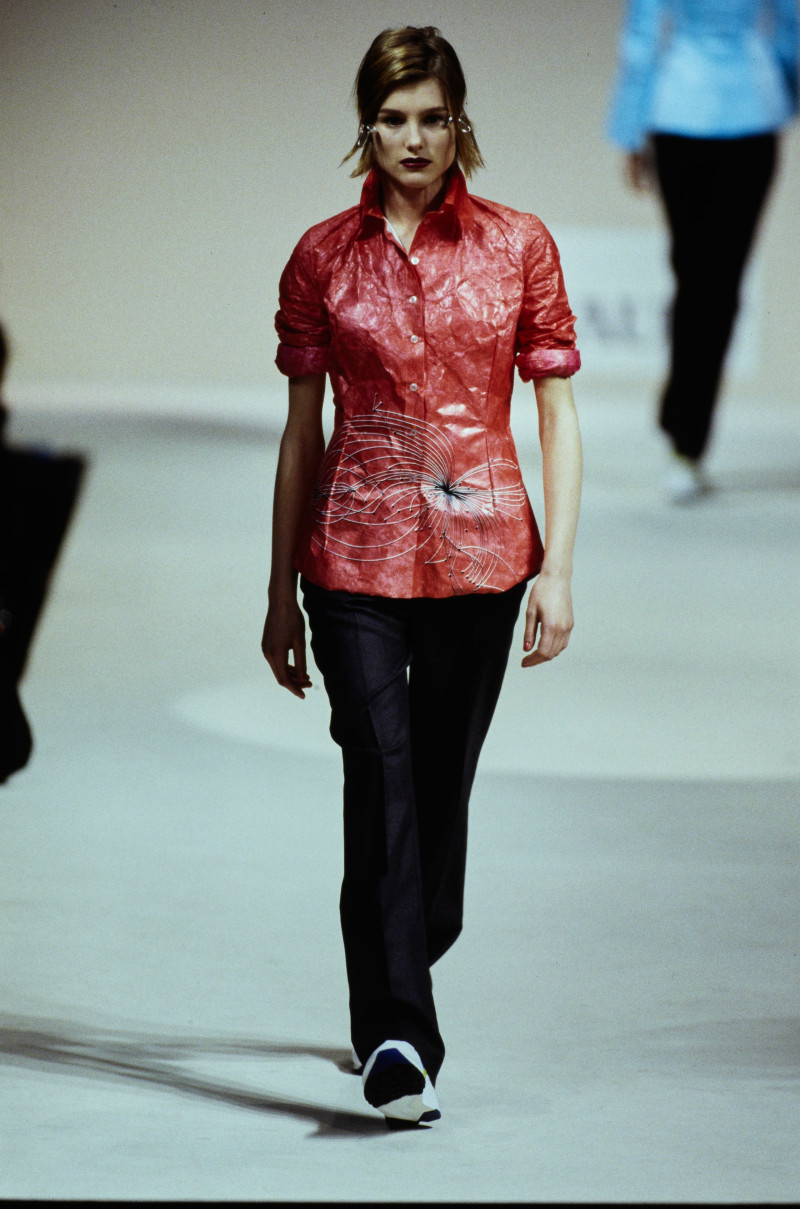 Hussein Chalayan fashion show for Autumn/Winter 1995