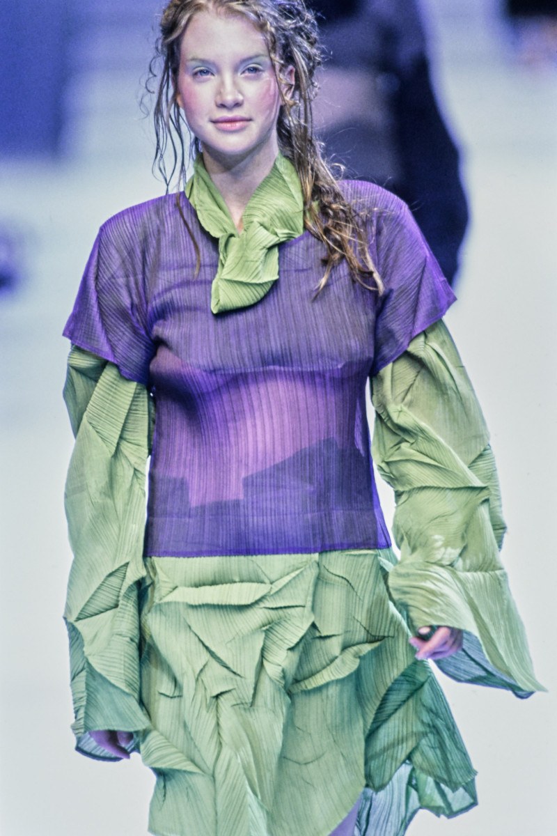 Issey Miyake fashion show for Spring/Summer 1995