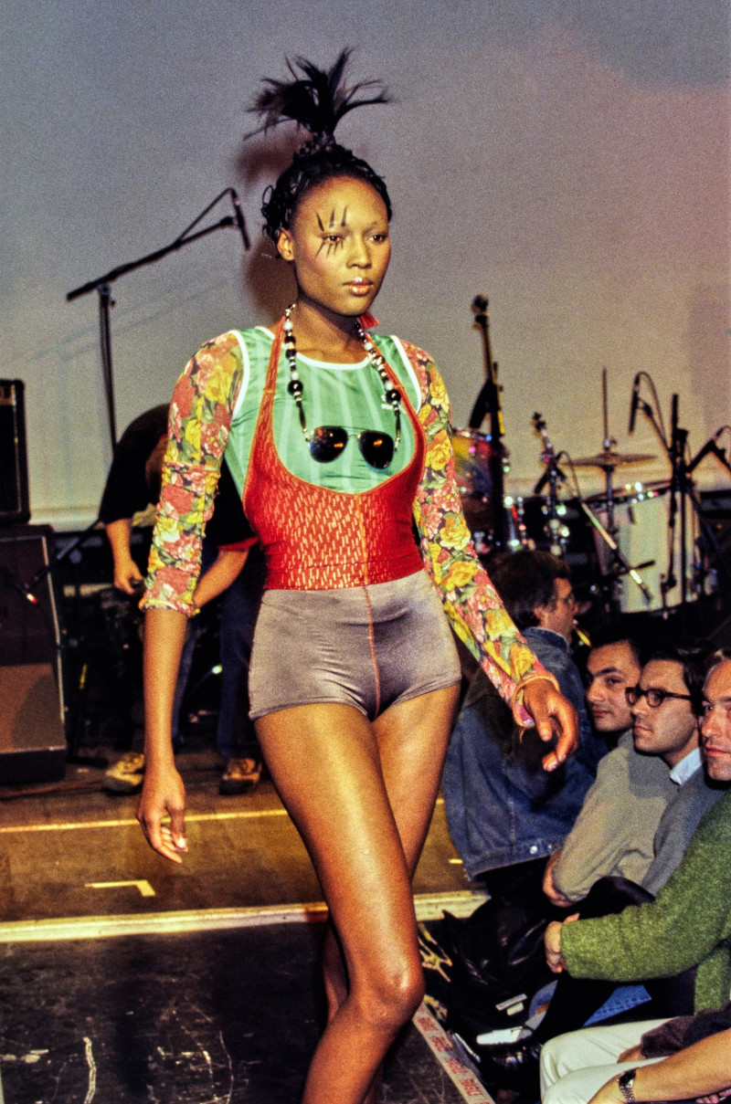Xuly Bët fashion show for Spring/Summer 1995