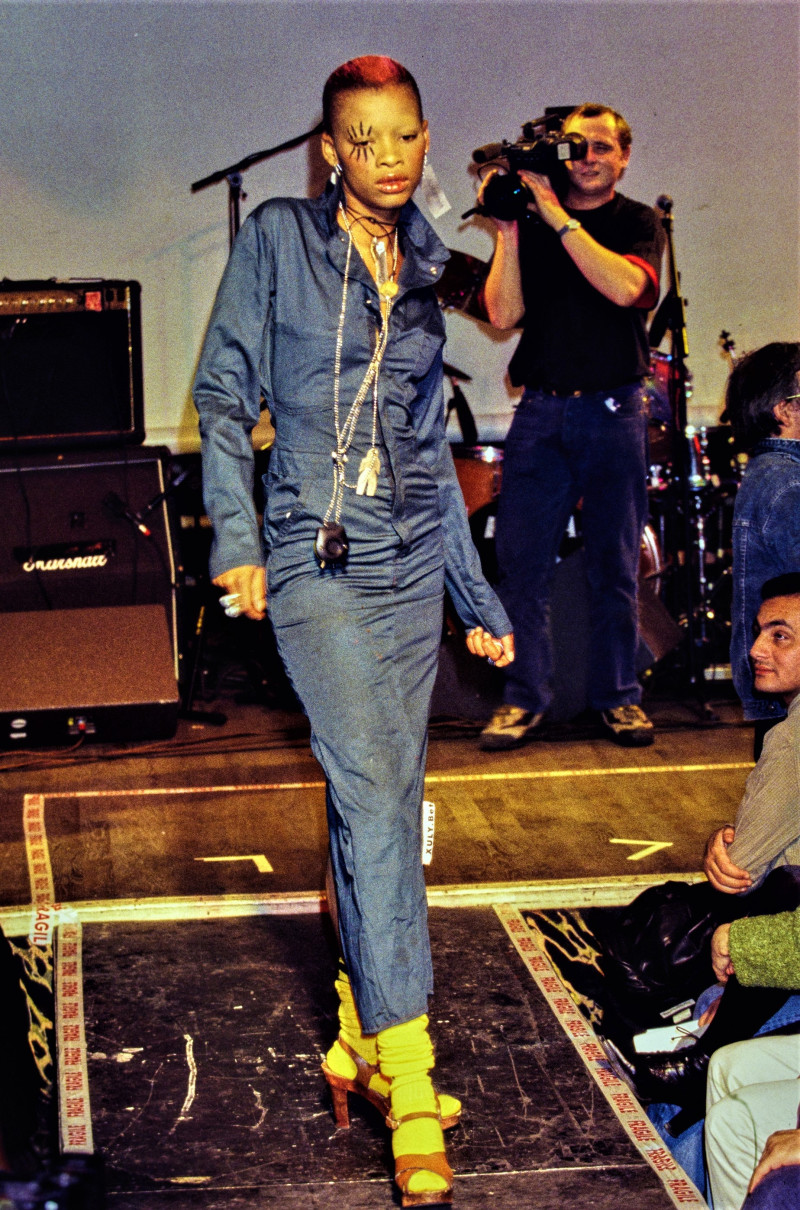 Xuly Bët fashion show for Spring/Summer 1995