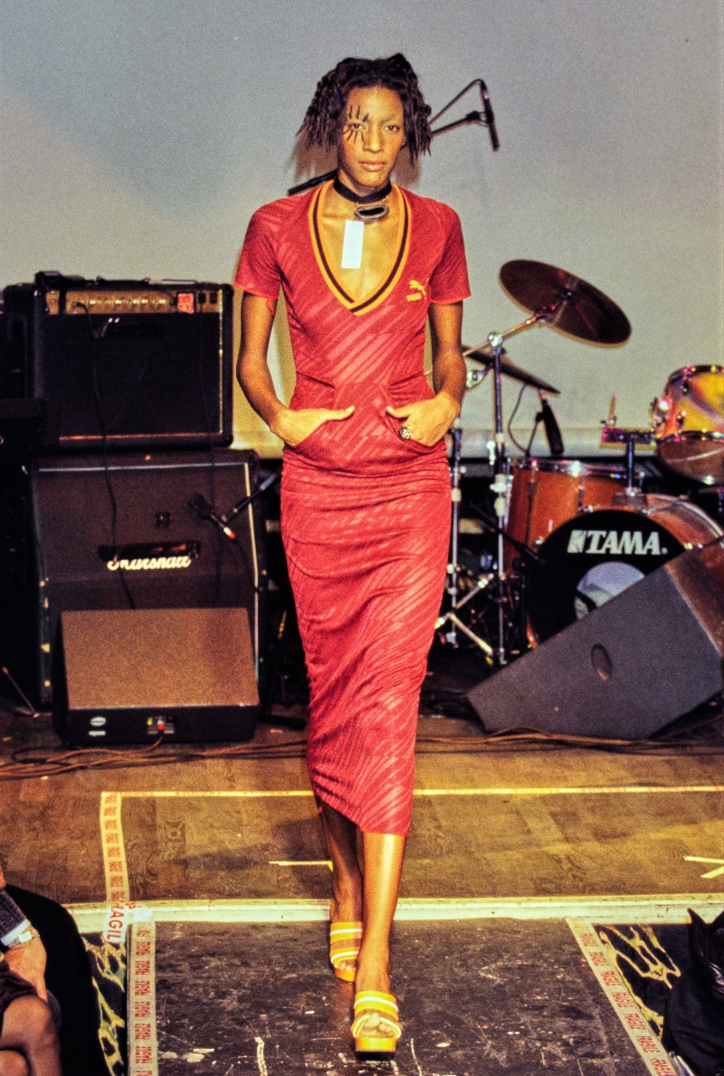 Xuly Bët fashion show for Spring/Summer 1995